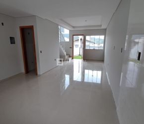 Casa no Bairro Potecas em São José com 2 Dormitórios (2 suítes) e 80 m² - 20271
