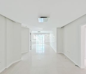 Apartamento no Bairro Centro em Timbó com 3 Dormitórios (1 suíte) e 156 m² - LR431