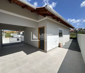 Casa no Bairro Araponguinhas em Timbó com 2 Dormitórios e 70 m² - LR363