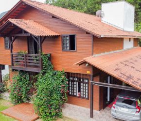 Casa no Bairro Dona Clara em Timbó com 3 Dormitórios (1 suíte) e 226 m² - CA0913