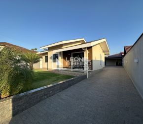 Casa no Bairro Quintino em Timbó com 3 Dormitórios (1 suíte) e 192 m² - GS344
