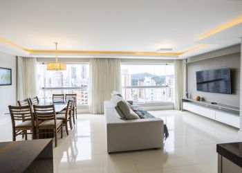 Apartamento no Bairro Centro em Balneário Camboriú com 3 Dormitórios (3 suítes) e 138 m² - 3477841