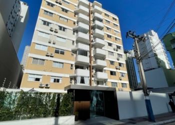 Apartamento no Bairro Centro em Balneário Camboriú com 4 Dormitórios (4 suítes) e 233.64 m² - 3031360