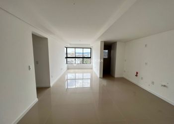 Apartamento no Bairro Centro em Balneário Camboriú com 2 Dormitórios (1 suíte) - 468571