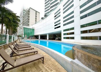 Apartamento no Bairro Centro em Balneário Camboriú com 4 Dormitórios (3 suítes) e 177 m² - 5064440