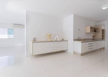 Casa no Bairro Praia dos Amores em Balneário Camboriú com 4 Dormitórios (2 suítes) e 490 m² - CA0406