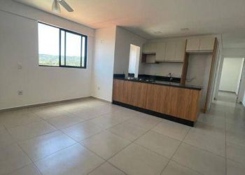 Apartamento no Bairro Centro em Balneário Piçarras com 2 Dormitórios (1 suíte) e 66 m² - AP1170