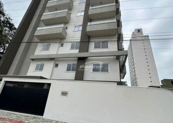 Apartamento no Bairro Centro em Balneário Piçarras com 3 Dormitórios (1 suíte) e 106 m² - 35718760