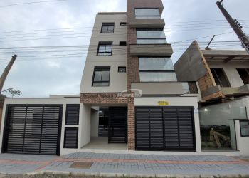 Apartamento no Bairro Itacolomi em Balneário Piçarras com 2 Dormitórios (1 suíte) e 66 m² - 35717518