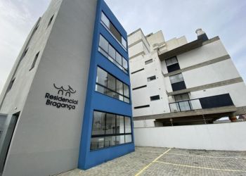 Apartamento no Bairro Itacolomi em Balneário Piçarras com 2 Dormitórios (1 suíte) e 66 m² - 35718802