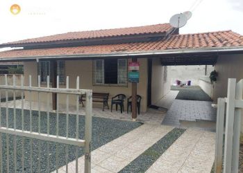 Casa no Bairro Centro em Balneário Piçarras com 3 Dormitórios (1 suíte) e 70 m² - CA0871
