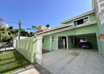 Casa no Bairro Centro em Balneário Piçarras com 3 Dormitórios (1 suíte) e 113.3 m² - 35717982