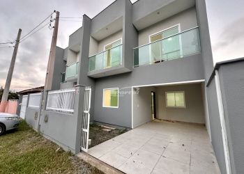 Casa no Bairro Centro em Balneário Piçarras com 2 Dormitórios (1 suíte) e 81 m² - 35710734