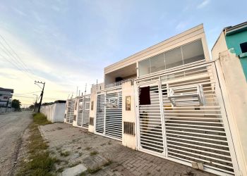 Casa no Bairro Itacolomi em Balneário Piçarras com 3 Dormitórios (1 suíte) e 90 m² - 35718669