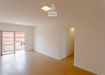 Apartamento no Bairro Garcia em Blumenau com 3 Dormitórios e 97 m² - 9144