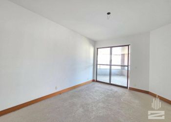 Apartamento no Bairro Jardim Blumenau em Blumenau com 3 Dormitórios (3 suítes) e 152 m² - AP6743