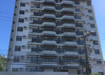 Apartamento no Bairro Ponta Aguda em Blumenau com 4 Dormitórios (1 suíte) - 3034