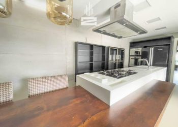 Apartamento no Bairro Ponta Aguda em Blumenau com 3 Dormitórios (1 suíte) e 204 m² - 8900