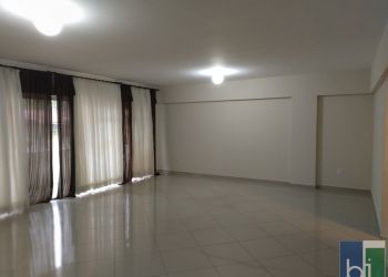 Apartamento no Bairro Ponta Aguda em Blumenau com 3 Dormitórios (1 suíte) - 5120748