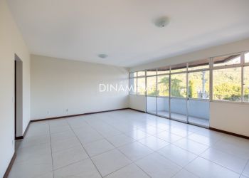 Apartamento no Bairro Ponta Aguda em Blumenau com 3 Dormitórios (1 suíte) e 200.77 m² - 3472650