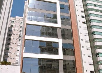 Apartamento no Bairro Ponta Aguda em Blumenau com 3 Dormitórios (3 suítes) e 320 m² - AP2185