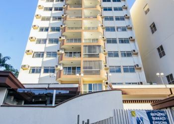 Apartamento no Bairro Ponta Aguda em Blumenau com 3 Dormitórios (1 suíte) e 90 m² - 3030941