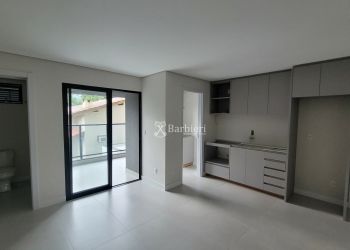 Apartamento no Bairro Velha em Blumenau com 2 Dormitórios (2 suítes) e 81 m² - 3825081
