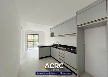 Apartamento no Bairro Velha em Blumenau com 2 Dormitórios (1 suíte) e 70 m² - AP07805L