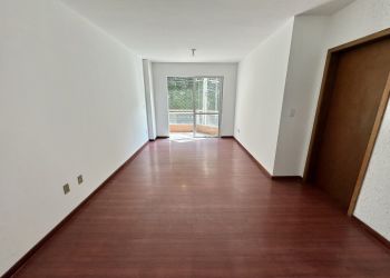 Apartamento no Bairro Vila Formosa em Blumenau com 3 Dormitórios (1 suíte) e 110 m² - 3771276