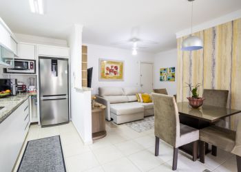 Apartamento no Bairro Vila Nova em Blumenau com 2 Dormitórios (1 suíte) e 73.34 m² - 3477285