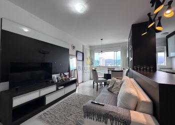 Apartamento no Bairro Vila Nova em Blumenau com 2 Dormitórios (1 suíte) e 70 m² - 3070774