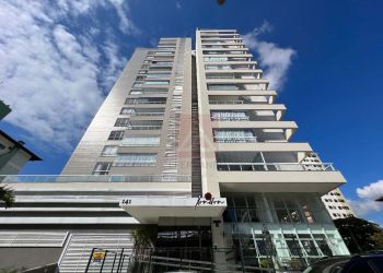 Apartamento no Bairro Vila Nova em Blumenau com 4 Dormitórios (4 suítes) e 344 m² - 89734