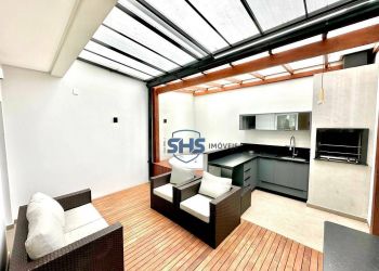 Casa no Bairro Água Verde em Blumenau com 3 Dormitórios (3 suítes) e 200 m² - CA2593