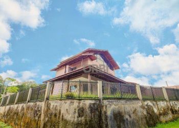 Casa no Bairro Fidelis em Blumenau com 3 Dormitórios (1 suíte) e 249 m² - CA0688