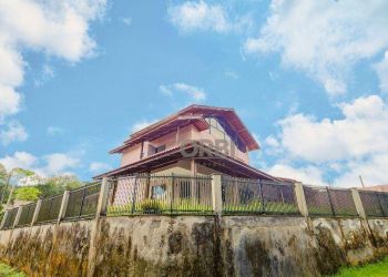 Casa no Bairro Fidelis em Blumenau com 3 Dormitórios (1 suíte) e 249 m² - CA0688