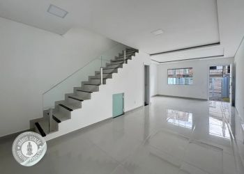 Casa no Bairro Fortaleza em Blumenau com 2 Dormitórios (2 suítes) - 2302