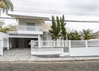 Casa no Bairro Fortaleza em Blumenau com 3 Dormitórios (1 suíte) e 280 m² - 3476497