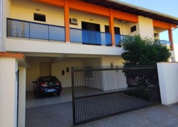 Casa no Bairro Garcia em Blumenau com 5 Dormitórios (4 suítes) e 310 m² - 1335543