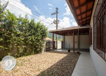 Casa no Bairro Passo Manso em Blumenau com 3 Dormitórios (1 suíte) - 2330