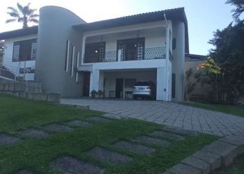 Casa no Bairro Ponta Aguda em Blumenau com 5 Dormitórios (3 suítes) e 289 m² - V01136