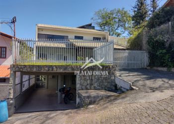 Casa no Bairro Ponta Aguda em Blumenau com 5 Dormitórios (3 suítes) e 250 m² - 3314