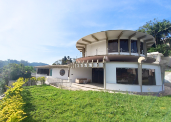 Casa no Bairro Ponta Aguda em Blumenau com 5 Dormitórios (5 suítes) e 980 m² - Casa Redonda Av.Brasil
