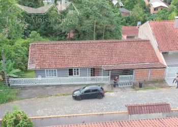Casa no Bairro Progresso em Blumenau com 6 Dormitórios e 195 m² - 3491267