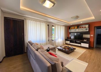 Casa no Bairro Salto em Blumenau com 3 Dormitórios (2 suítes) e 380 m² - 35717833
