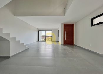 Casa no Bairro Velha em Blumenau com 3 Dormitórios (3 suítes) e 260 m² - 6004160