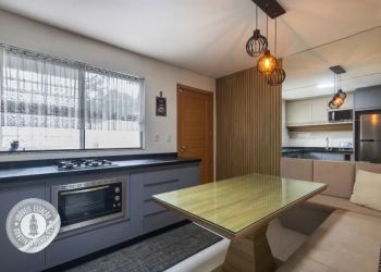 Casa no Bairro Velha em Blumenau com 2 Dormitórios (2 suítes) - 2257