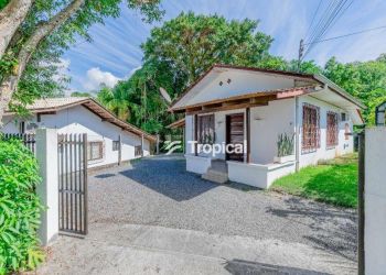 Casa no Bairro Velha em Blumenau com 2 Dormitórios e 90 m² - CA2158