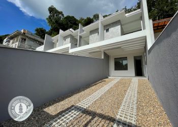 Casa no Bairro Vila Nova em Blumenau com 2 Dormitórios (2 suítes) e 79 m² - 1009
