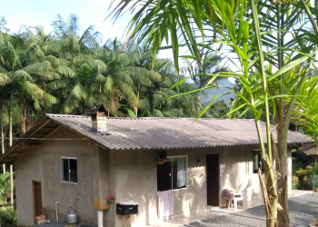 Imóvel Rural no Bairro Garcia em Blumenau com 3 Dormitórios e 50000 m² - ST087