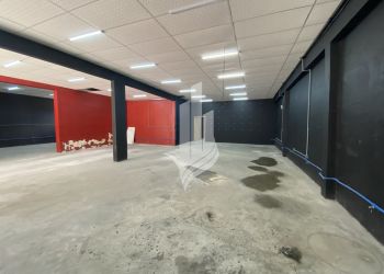 Loja no Bairro Centro em Blumenau com 400 m² - 4173